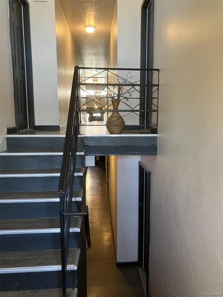 Photo - 1717 N Paris St Apartment