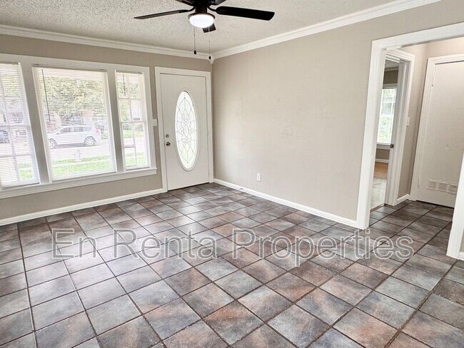 Foto del edificio - 601 W Beach St