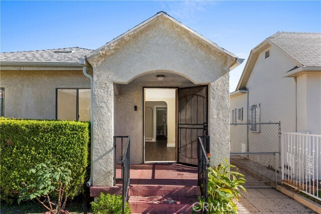 Building Photo - 808 N Ridgewood Pl