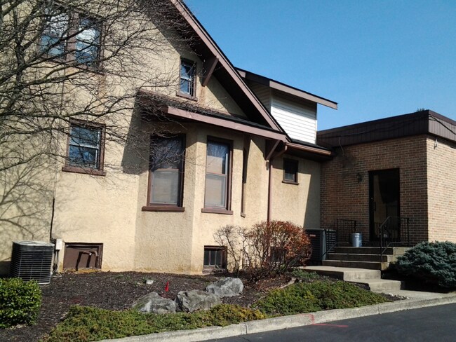 Foto del edificio - 3142 William Penn Hwy