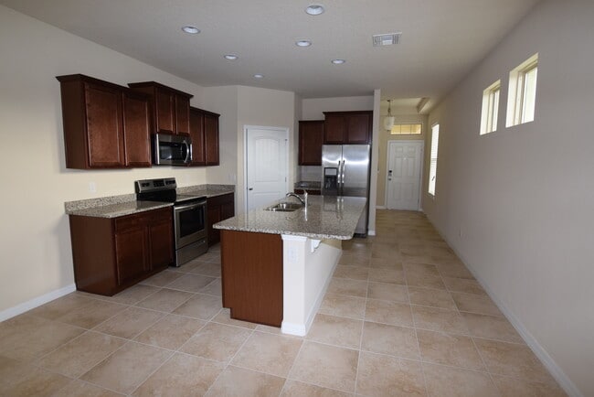 Foto del edificio - 16073 Pebble Blf Lp