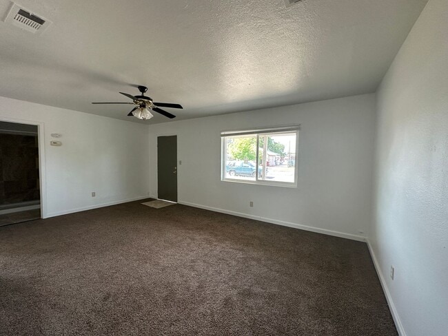 Building Photo - Nicely remodeled home