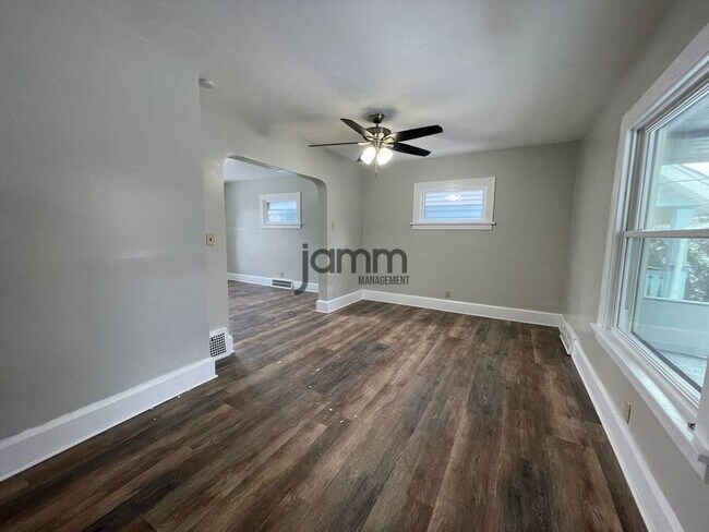 Foto del edificio - 5233 Anthony St