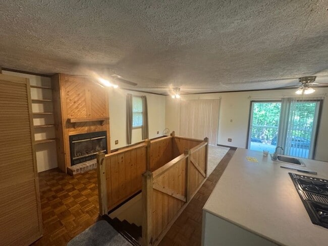 Building Photo - 246 Waterview Dr