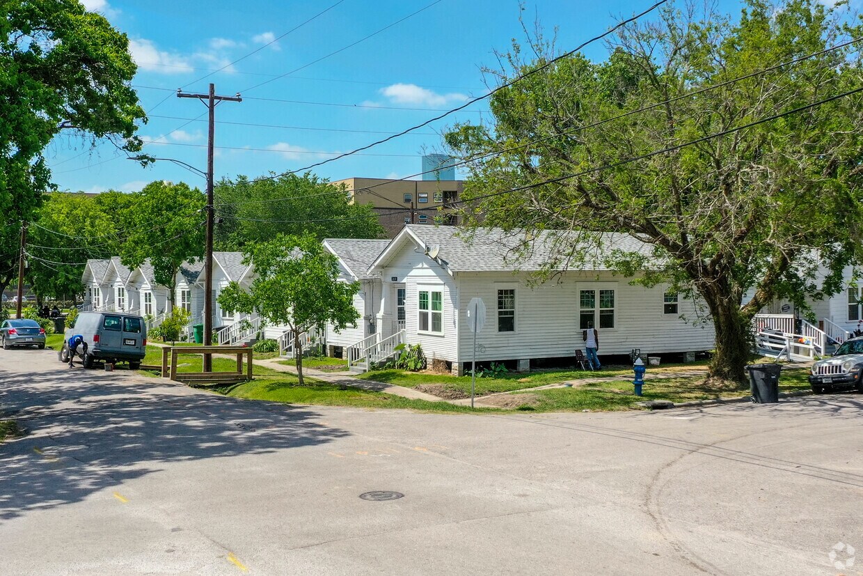 Foto del edificio - 2619 Hadley St