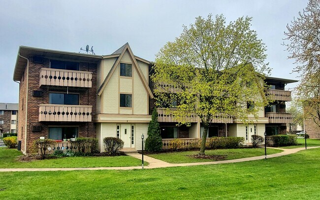 Building Photo - 2 Parkside Ct