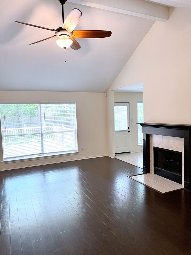 Foto del edificio - 126 W Russet Grove Cir