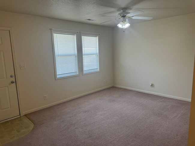 Building Photo - 120/122 E Cornhill St. Cameron, MO 64429