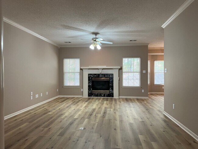 Foto del edificio - 2406 Oakbrook Cove