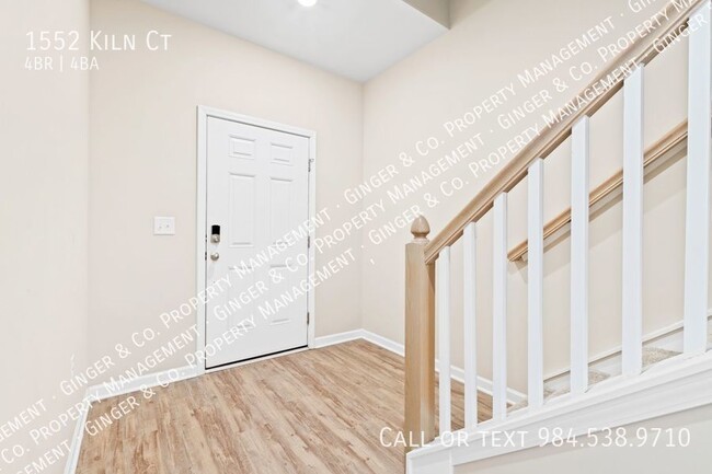 Building Photo - 4 BR/3.5 Townhome in fantastic West Cary L...