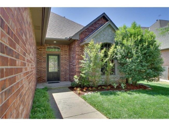 Building Photo - Fantastic  3 Bedrooms + Study Home in Prai...