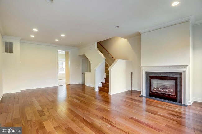 Foto del edificio - 11034 Amherst Ave