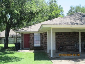 Building Photo - 1315 Belvon Pl