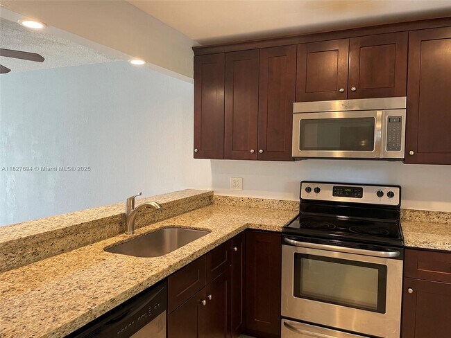 Building Photo - 2900 Fiore Way