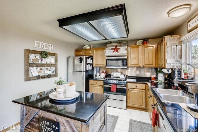 Building Photo - 4 br, 4 bath House - 1 West Parker