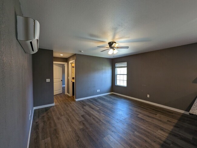 Foto del edificio - 480 8th Duplex
