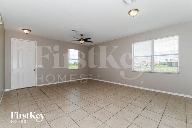 Building Photo - 1325 NW 20th Ct