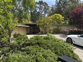 Building Photo - 5470 Fernhoff Rd