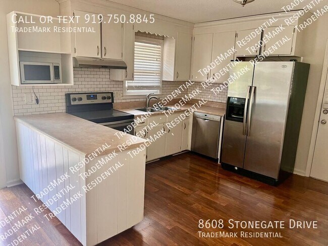 Foto del edificio - 8608 Stonegate Dr
