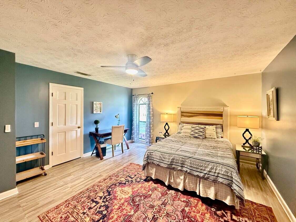 Foto principal - 2847 SE Pace Dr