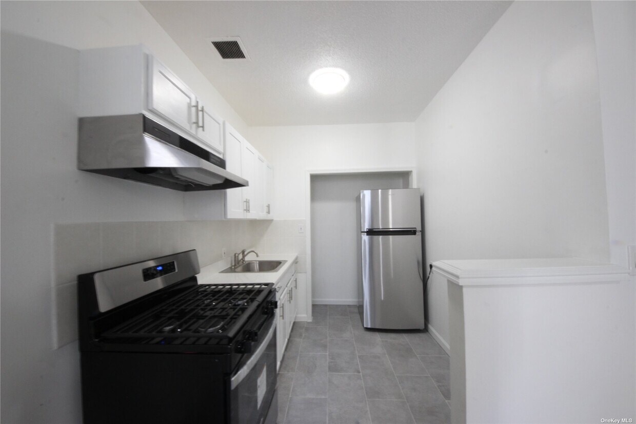 66 Wyckoff Ave Unit 2R, Bushwick, NY 11207 Apartment for Rent in