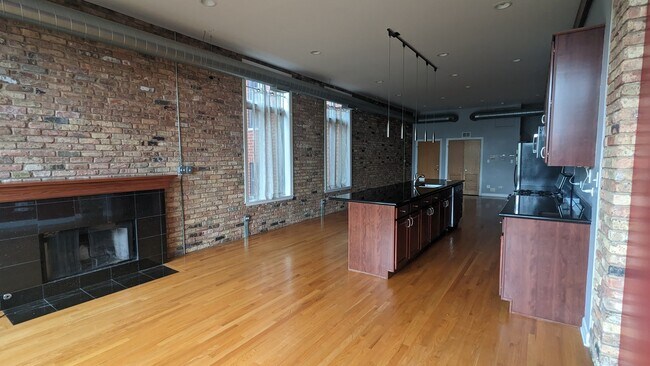 Foto del edificio - 1738 W Belmont Ave