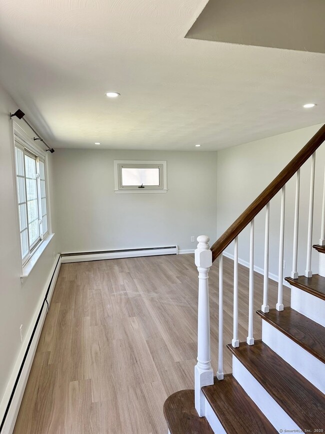 Foto del edificio - 46 Vance Rd