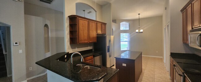 Granite counter tops - 6739 Bluff Meadow Ct