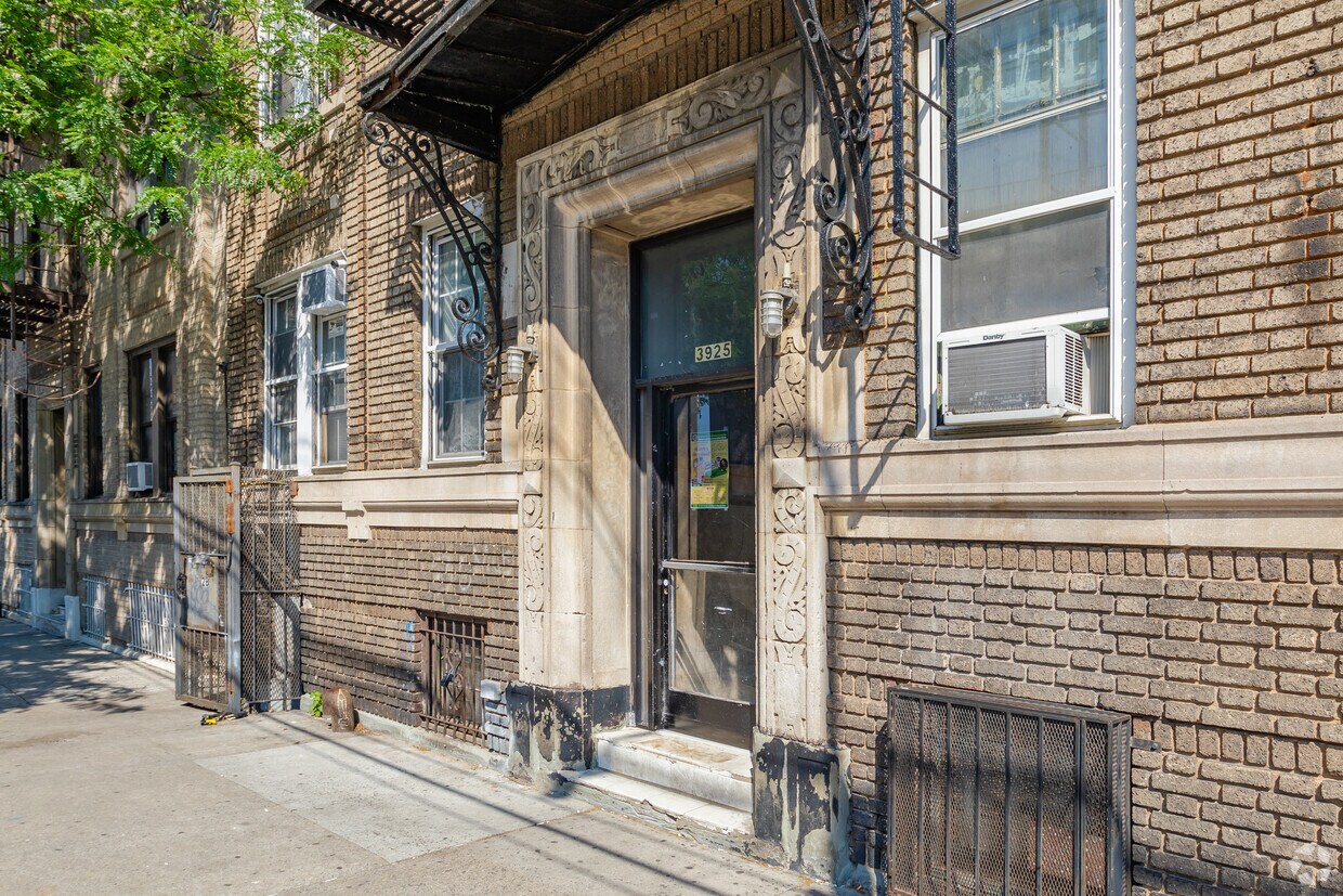 Building Photo - 3925 24th St