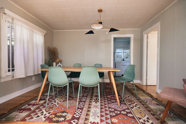 Foto del edificio - 141 Roselawn Pl