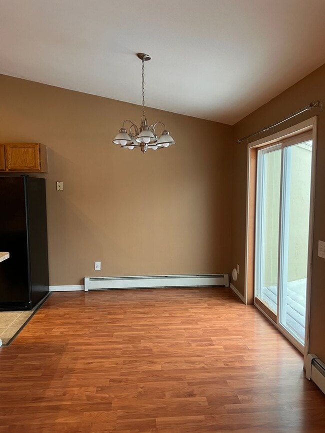 Photo - Beautiful 3 bedroom/2bath with spacious deck and backyard House