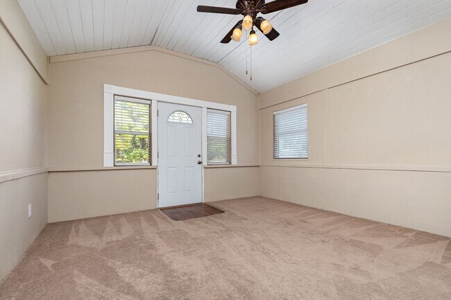Building Photo - 4210 Hog Valley Rd