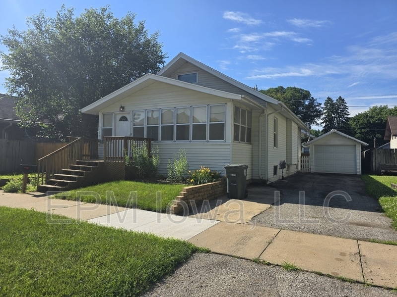 Primary Photo - 1320 Leavitt St