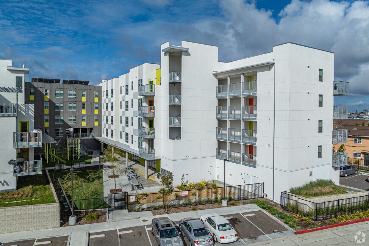 Courtyard - Amanecer Apartments