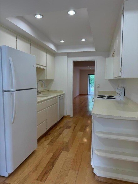 Foto del edificio - 5302 Cribari Heights