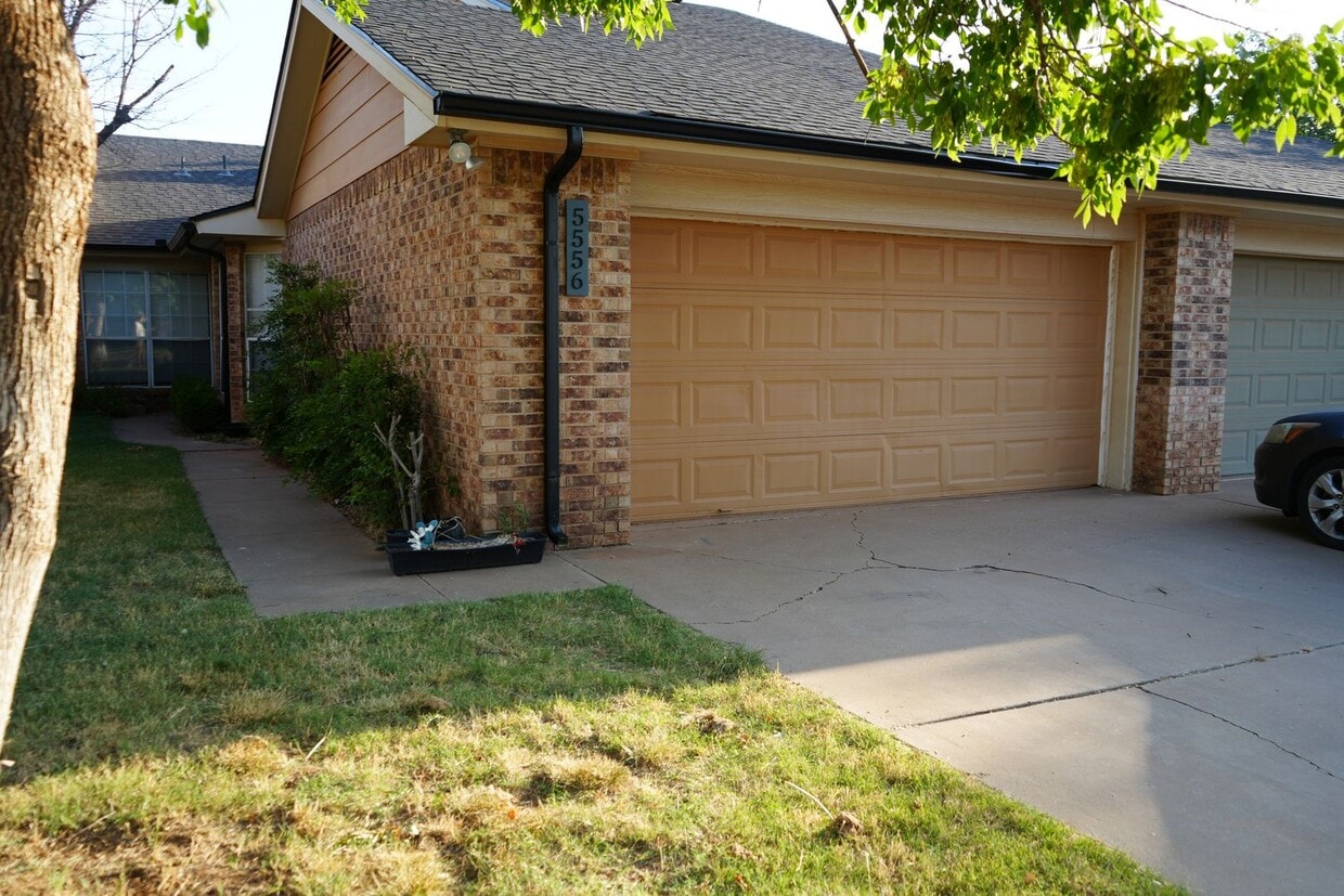 Foto principal - 5556 93rd St