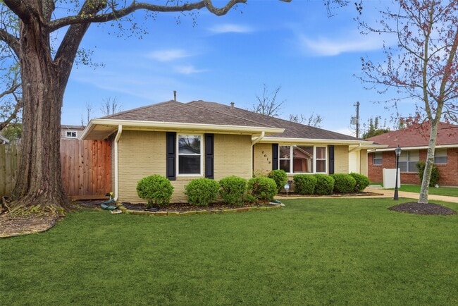 Foto del edificio - 2019 Brimberry St