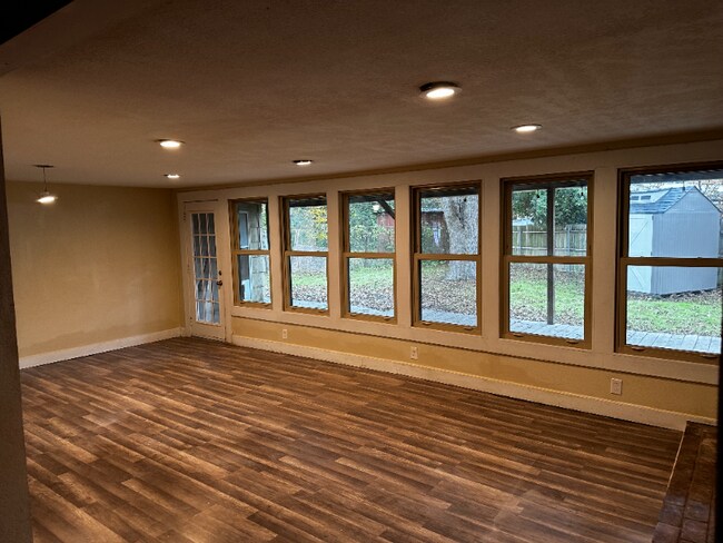 Foto del edificio - 1401 Springdale St