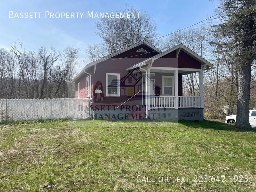Primary Photo - 258 Foxon Rd