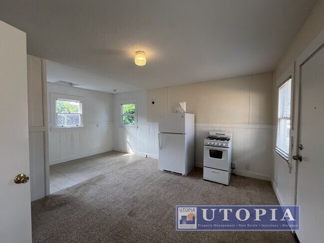 Foto del edificio - 204 Hollister Ave