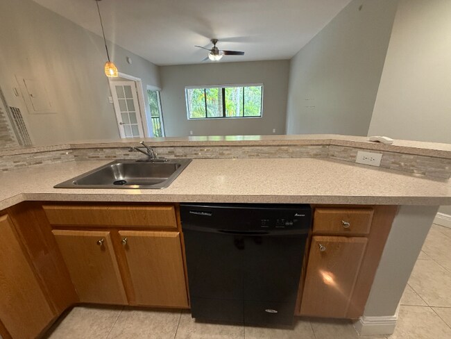 Foto del edificio - 2445 SW 18th Terrace