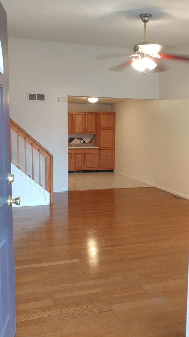 Foto del edificio - 38339 Schoenherr Rd