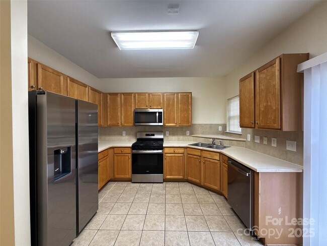 Foto del edificio - 3046 Summerfield Ridge Ln