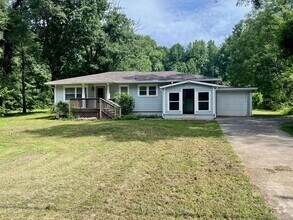 Building Photo - 2033 Univeter Rd