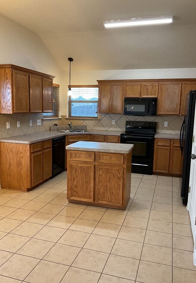 Foto del edificio - NEW IN MANAGEMENT - COMING SOON!