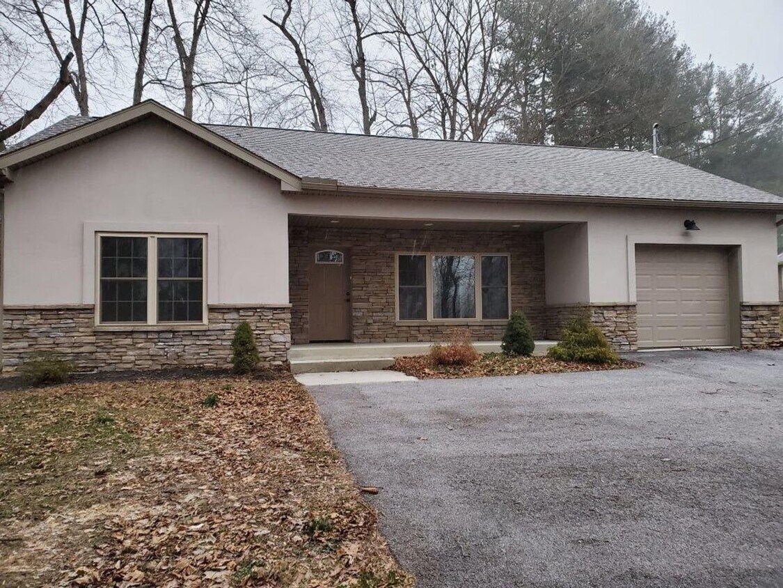 Primary Photo - 2340 Croll School Rd