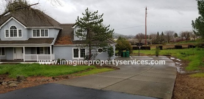 Building Photo - 726 Sterling Ct