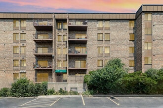 Building Photo - 425 Walnut Creek Rd