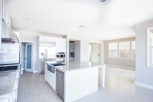 Building Photo - Beautiful Modern 4Be/3.5Ba 3 Story Home in Desirable Diamond Bar!