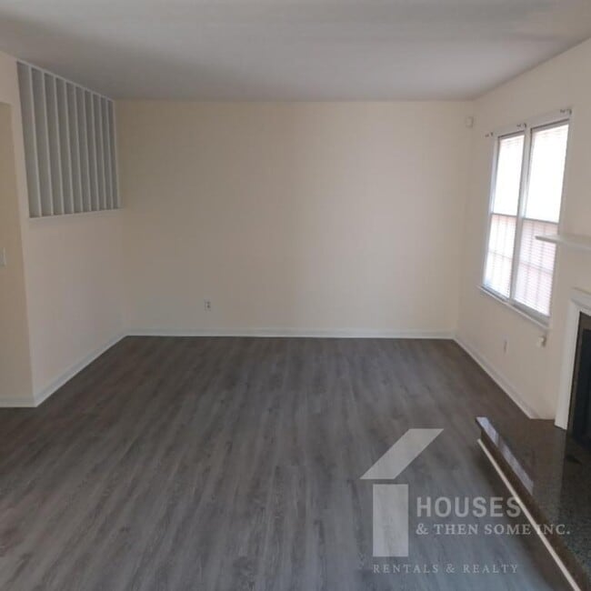 Foto del edificio - 55 Summercreek Dr